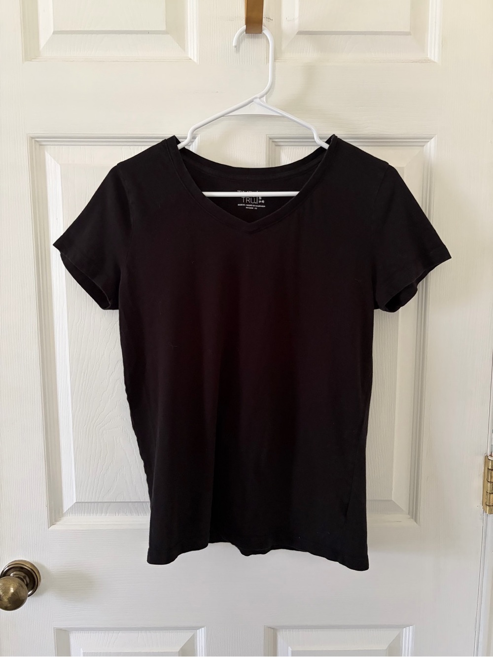 Time and Tru Black V-Neck Short Sleeve Tee